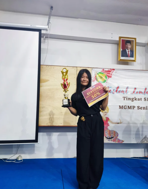 Siswi SMK Buddhi Dharma Raih Prestasi Gemilang Sebagai Juara 3 Monolog FLS2N Tingkat Kota